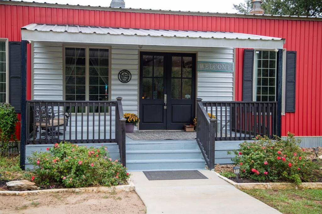 Hot Tub, Fire Ring And A Large Family Kitchen! Vila Navasota Exterior foto